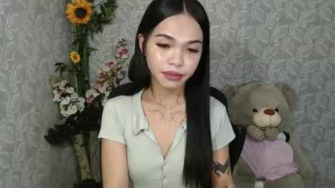 Snapshot of petite_angelx chatting on 01.26.25 angel online show from 01.26.25