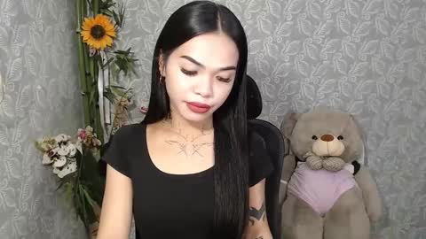 Snapshot of petite_angelx chatting on 03.09.25 angel online show from 03.09.25