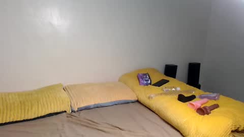 Anya online show from 12.16.25