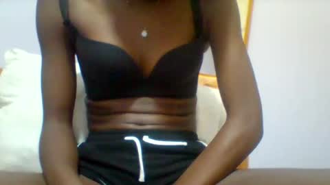 Snapshot of petite_ariana chatting on 02.17.26 ariana online show from 02.17.26