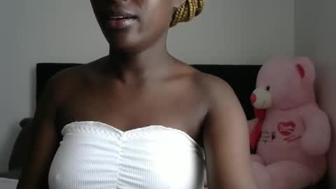 Snapshot of petite_asshley1 chatting on 11.21.25 Ashley online show from 11.21.25