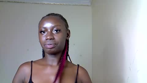 Snapshot of petite_charm chatting on 04.01.26 Charm online show from 04.01.26