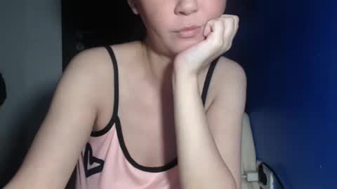 Snapshot of petite_danielle chatting on 07.21.26 petite_danielle online show from 07.21.26