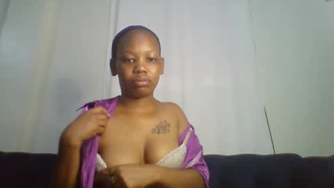 Snapshot of petite_ebony4 chatting on 02.23.26 Petite ebony online show from 02.23.26