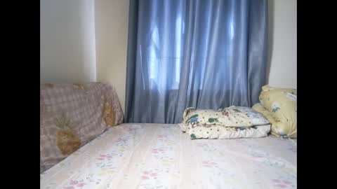 petite_funnie online show from 09.24.25