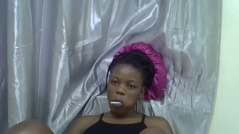 petite_melan online show from 11.05.25