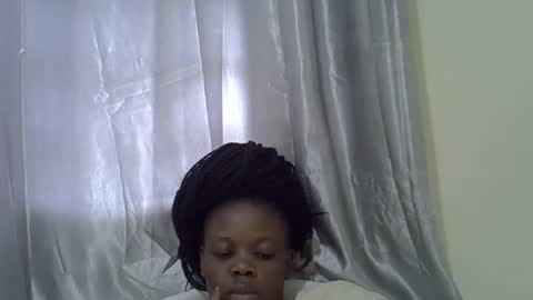 petite_melan online show from 12.05.25