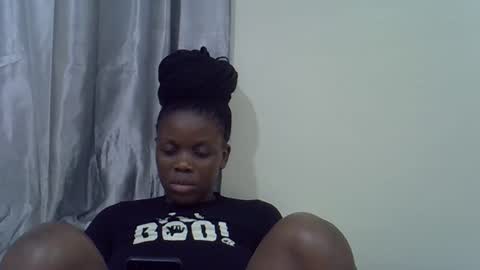 petite_melan online show from 12.15.25