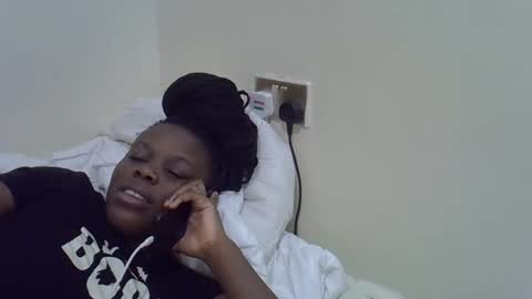 petite_melan online show from 12.16.25