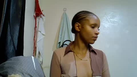 Snapshot of petite_melinda chatting on 06.22.26 petite_melinda online show from 06.22.26
