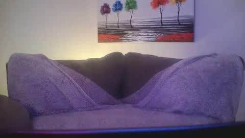 petite treat  online show from 12.30.24