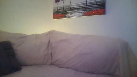 petite treat  online show from 02.08.25