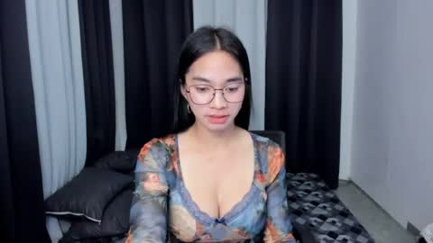 Snapshot of petiteasianmarian chatting on 06.13.26 bigcock Marian online show from 06.13.26