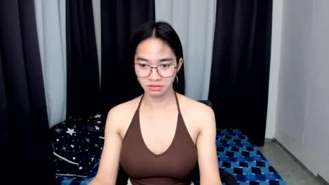 Snapshot of petiteasianmarian chatting on 07.22.26 bigcock Marian online show from 07.22.26