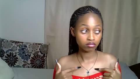 Snapshot of petitecaramell chatting on 10.25.25 Caramel online show from 10.25.25