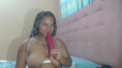 petitechocolatemommy online show from 12.19.25