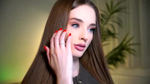 Petitegonwiild online show from 10.29.25