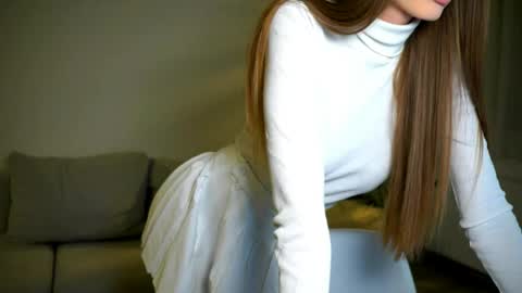 Snapshot of petitegonwiild chatting on 05.17.26 Petitegonwiild online show from 05.17.26