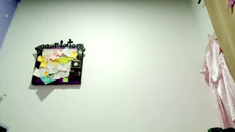 Snapshot of petiteivoryqueen chatting on 08.07.26 danna online show from 08.07.26