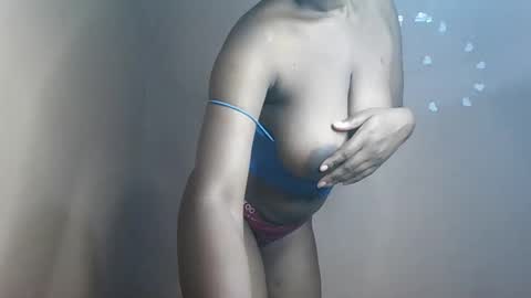 Snapshot of petitemomma76379 chatting on 05.30.26 sexy chocolate online show from 05.30.26