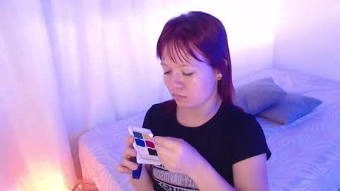 Snapshot of petiteredhair chatting on 10.25.25 Santi  Danna online show from 10.25.25