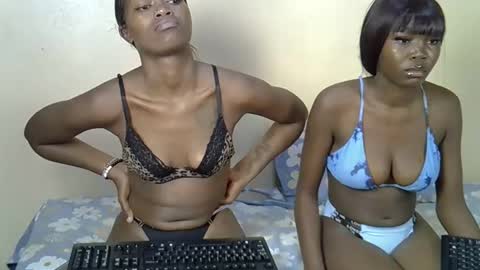 Snapshot of petitesugar chatting on 02.28.26 Sugar online show from 02.28.26