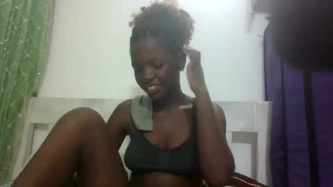 petitesweetchiq online show from 10.19.25