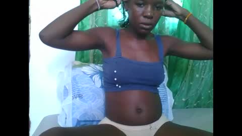 petitesweetchiq online show from 11.27.25