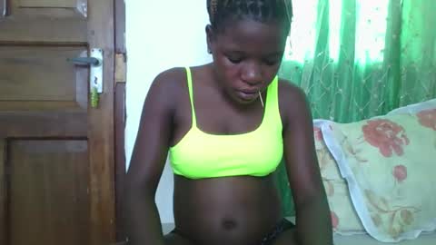 petitesweetchiq online show from 02.02.26