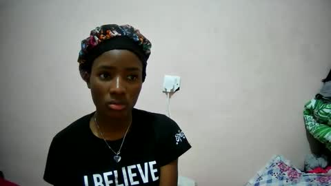 petitetasha online show from 09.12.25