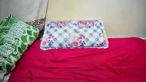 petitetasha online show from 09.15.25