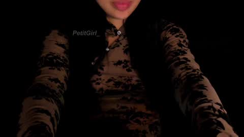 Snapshot of petitgirl_ chatting on 12.18.24  J A S S  online show from 12.18.24