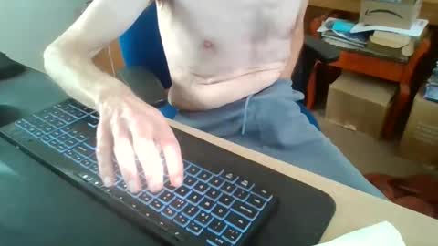 petitwilly online show from 11.26.25