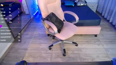 Snapshot of pettit_courtny chatting on 12.19.24 Pettit Courtny online show from 12.19.24