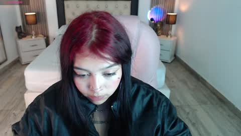 Snapshot of pettit_courtny chatting on 01.09.25 Pettit Courtny online show from 01.09.25