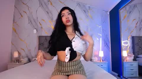 Snapshot of pettit_courtny chatting on 02.25.25 Pettit Courtny online show from 02.25.25