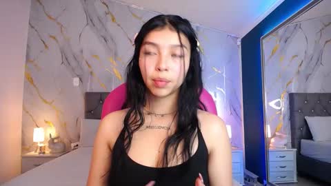 Snapshot of pettit_courtny chatting on 03.08.25 Pettit Courtny online show from 03.08.25