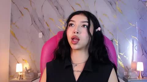 Snapshot of pettit_courtny chatting on 03.10.25 Pettit Courtny online show from 03.10.25
