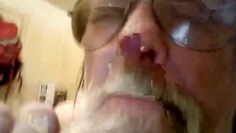 Snapshot of pezz001 chatting on 11.01.25 pezz001 online show from 11.01.25