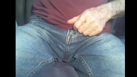 Snapshot of pg19531107 chatting on 02.10.25 Paul online show from 02.10.25