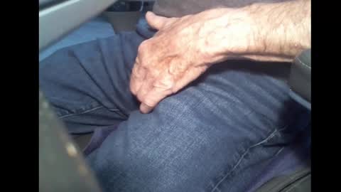 Snapshot of pg19531107 chatting on 09.09.25 Paul online show from 09.09.25