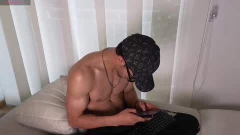 phantom_bigger1 online show from 09.15.25