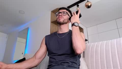 phantom_bigger1 online show from 11.10.25