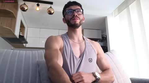 phantom_bigger1 online show from 12.04.25