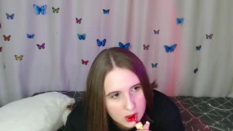 Snapshot of phantommira chatting on 02.25.25 phantommira online show from 02.25.25