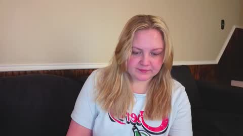 Snapshot of phatassblond chatting on 02.26.26 PhatAssBlond online show from 02.26.26