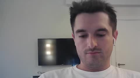 Snapshot of philborison chatting on 09.28.25 PhilipBorison online show from 09.28.25