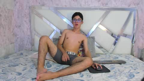 Snapshot of philipe_henao chatting on 02.07.26 philipe online show from 02.07.26