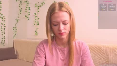 Snapshot of philippagales chatting on 09.26.25 Margot call me Margot  Robbie online show from 09.26.25