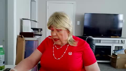 Snapshot of phillyguy195601 chatting on 04.08.26 Geri online show from 04.08.26